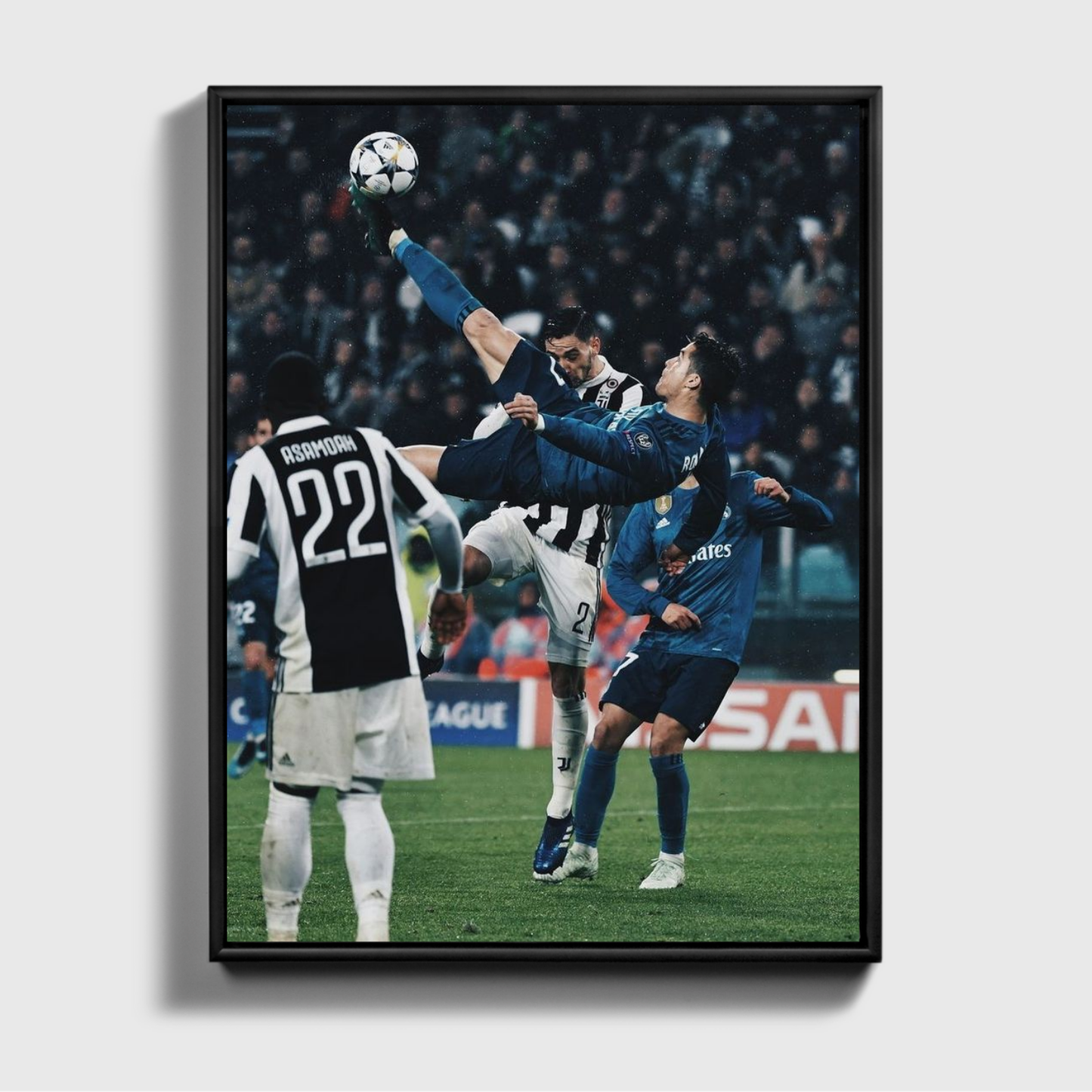 Cristiano Ronaldo schießt ein Tor
